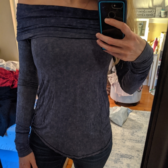 Dark blue off the shoulder top from We the Free - Picture 2 of 5